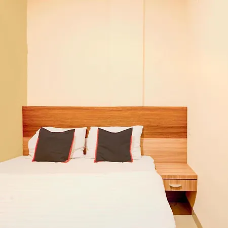 Capital O Pusat Kota Pekanbaru Near Mall Living World Formerly Radja Homestay-2